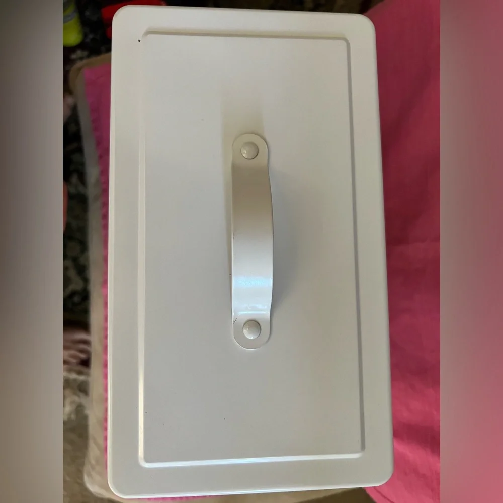 Large Storage Tin - excellent condition - very useful